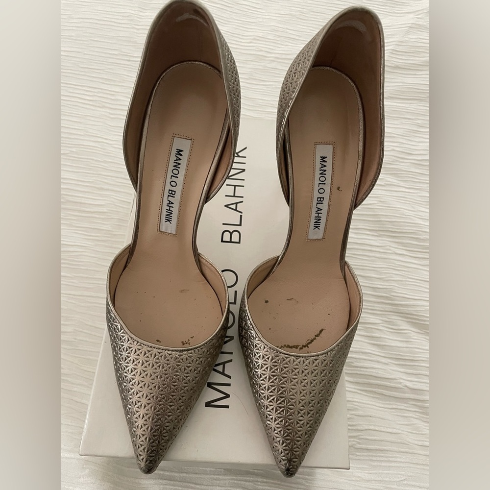 Authentic leather M Taylerada Manolo Blahnik Pumps! Unique Gold/ silver color!